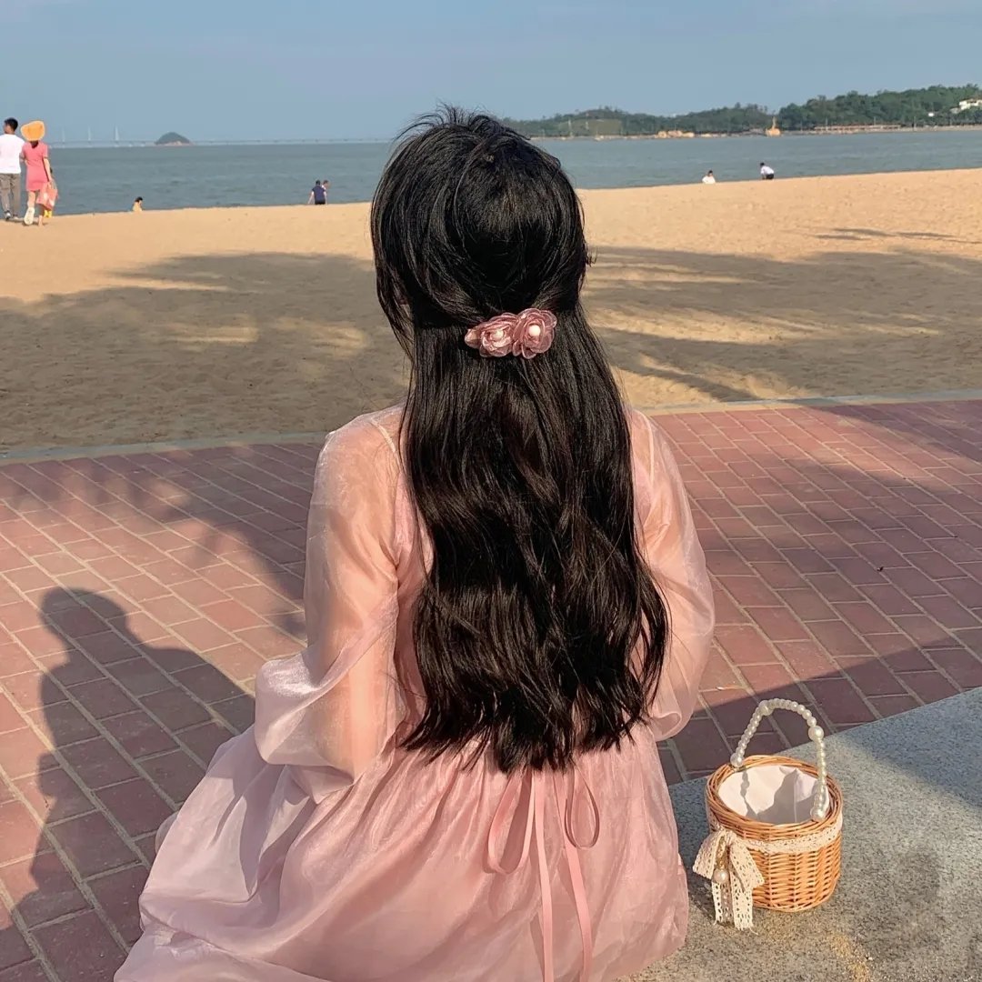 女儿国嬉春
